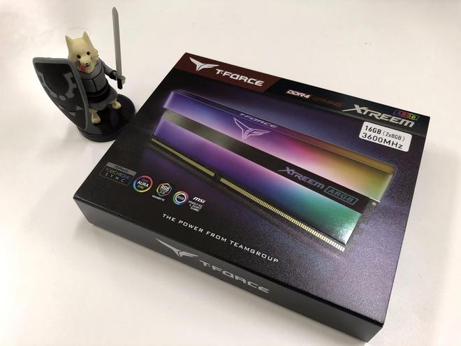 十銓 T-Force Xtreem ARGB DDR4 外盒包裝